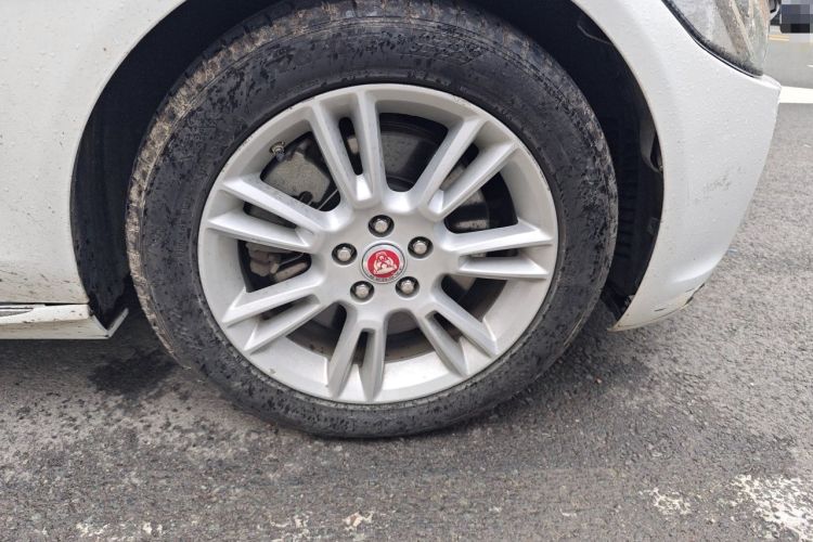 Used Jaguar XEL 2018 2.0T 200 PS Luxury Edition Right Front Wheel Hub