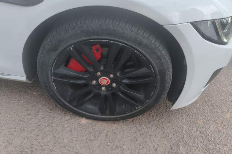 Used Jaguar XEL 2018 2.0T 200 PS Premium Edition Right Front Wheel Hub