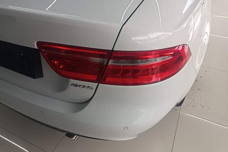 Used Jaguar XEL 2018 2.0T 200 PS Premium Edition Right Rear Taillight
