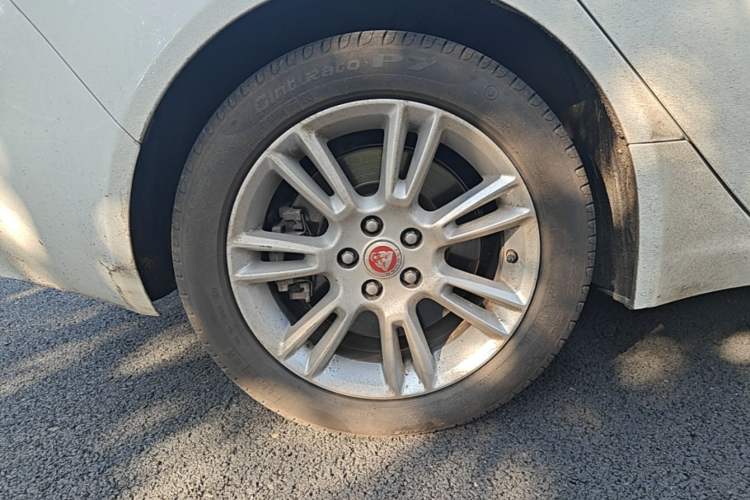 Used Jaguar XEL 2018 2.0T 200 PS Luxury Edition Right Rear Wheel Hub