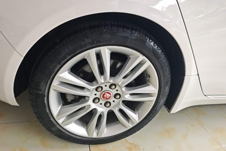 Used Jaguar XEL 2018 2.0T 200 PS Premium Edition Right Rear Wheel Hub
