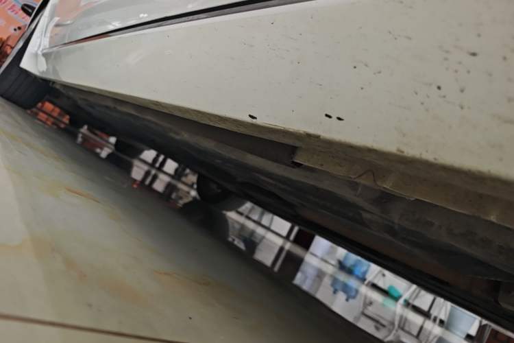 Used Jaguar XEL 2018 2.0T 200 PS Premium Edition Right Side Sill