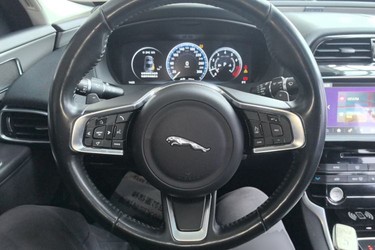 Used Jaguar XEL 2018 2.0T 250 PS Premium Edition Steering Wheel