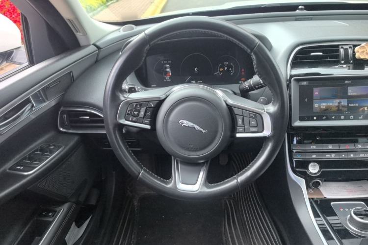Used Jaguar XEL 2018 2.0T 200 PS Premium Edition Steering Wheel