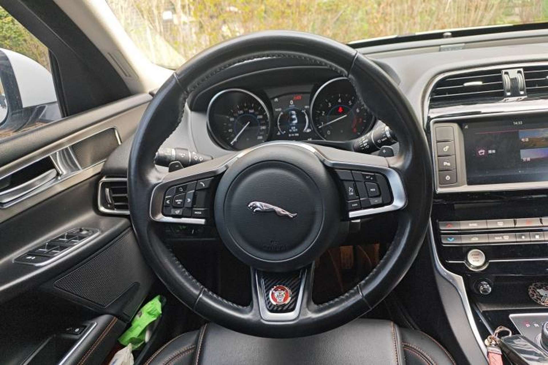 Used Jaguar XEL 2018 2.0T 200 PS Luxury Edition Steering Wheel