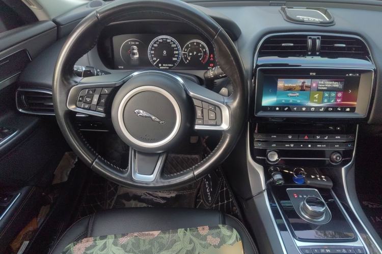 Used Jaguar XEL 2018 2.0T 200 PS Premium Edition Steering Wheel