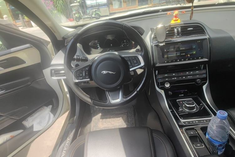 Used Jaguar XEL 2018 2.0T 200 PS Premium Edition Steering Wheel