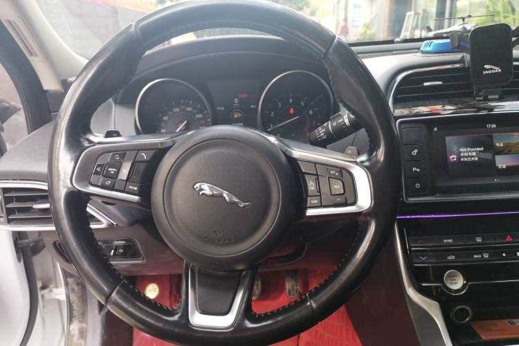 Used Jaguar XEL 2018 2.0T 200 PS Luxury Edition Steering Wheel