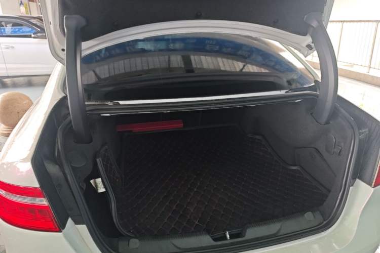 Used Jaguar XEL 2018 2.0T 200 PS Premium Edition Trunk
