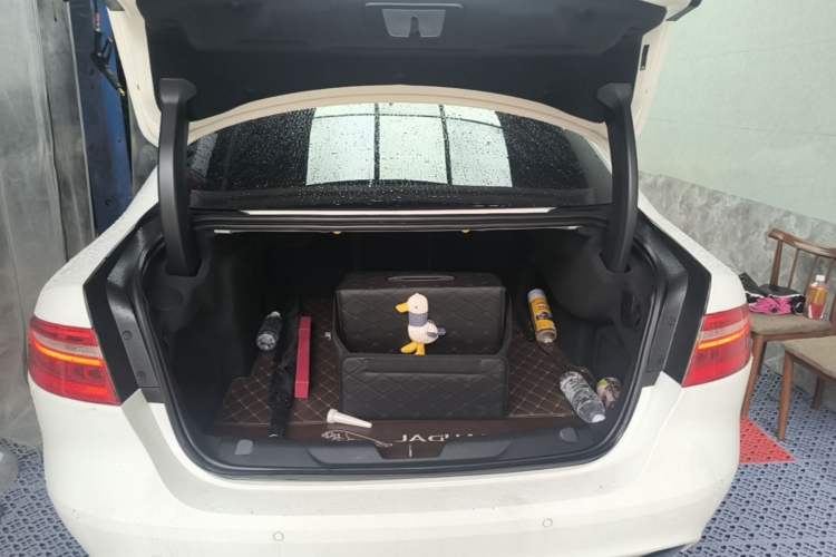 Used Jaguar XEL 2018 2.0T 200 PS Premium Edition Trunk