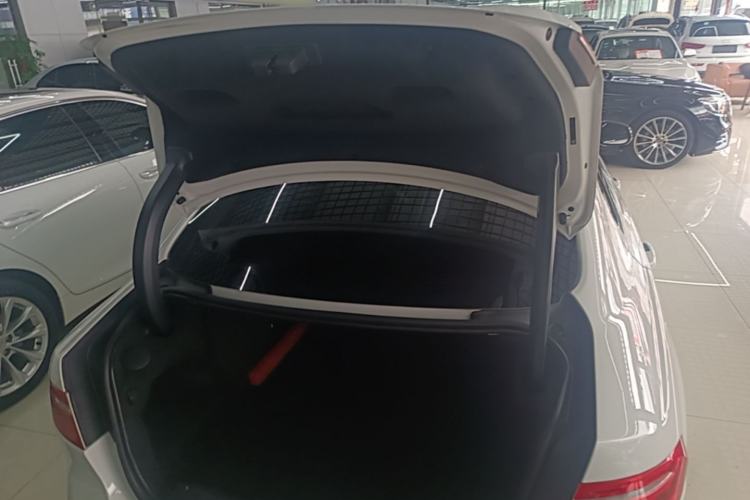 Used Jaguar XEL 2018 2.0T 200 PS Premium Edition Trunk