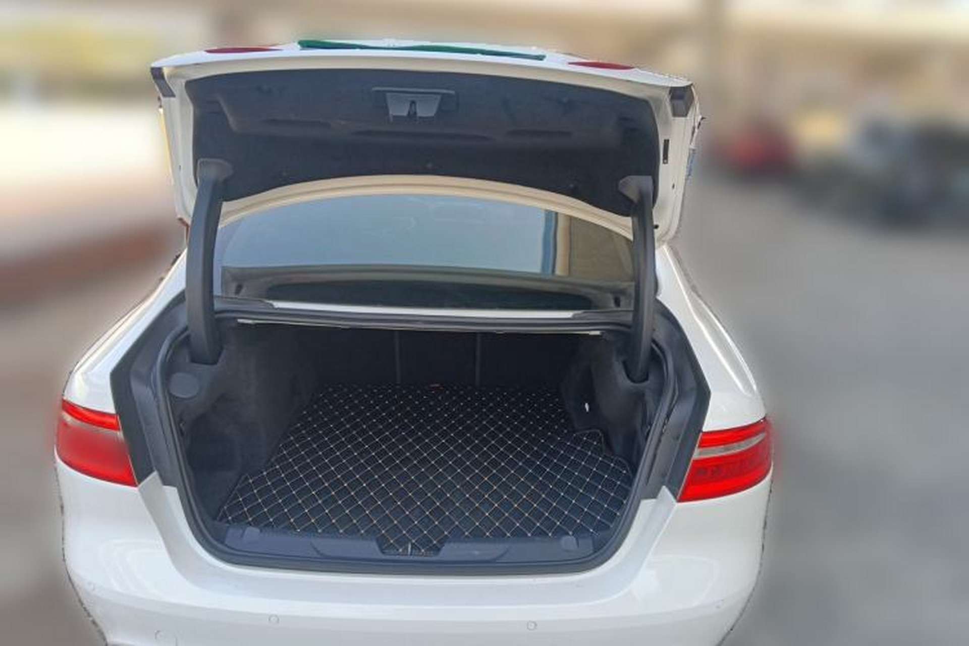 Used Jaguar XEL 2018 2.0T 200 PS Premium Edition Trunk