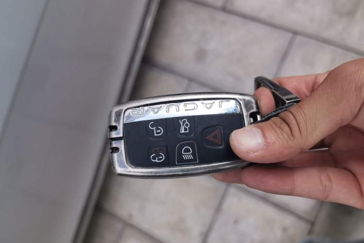 Used Jaguar XEL 2018 2.0T 200 PS Luxury Edition Vehicle Key