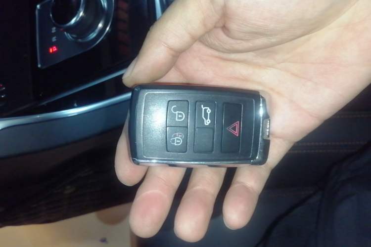 Used Jaguar XEL 2018 2.0T 200 PS Premium Edition Vehicle Key