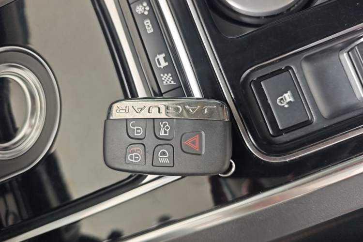 Used Jaguar XEL 2018 2.0T 200 PS Premium Edition Vehicle Key