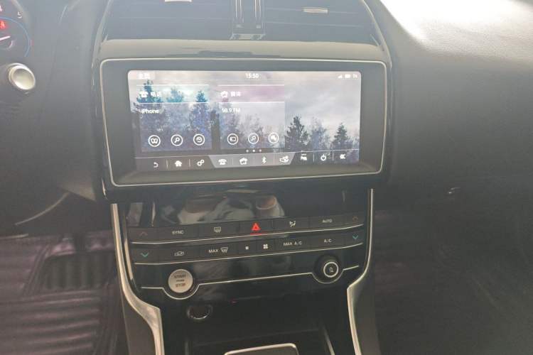 Used Jaguar XEL 2019 2.0T 200 PS Luxury Edition Audio And AC Panel