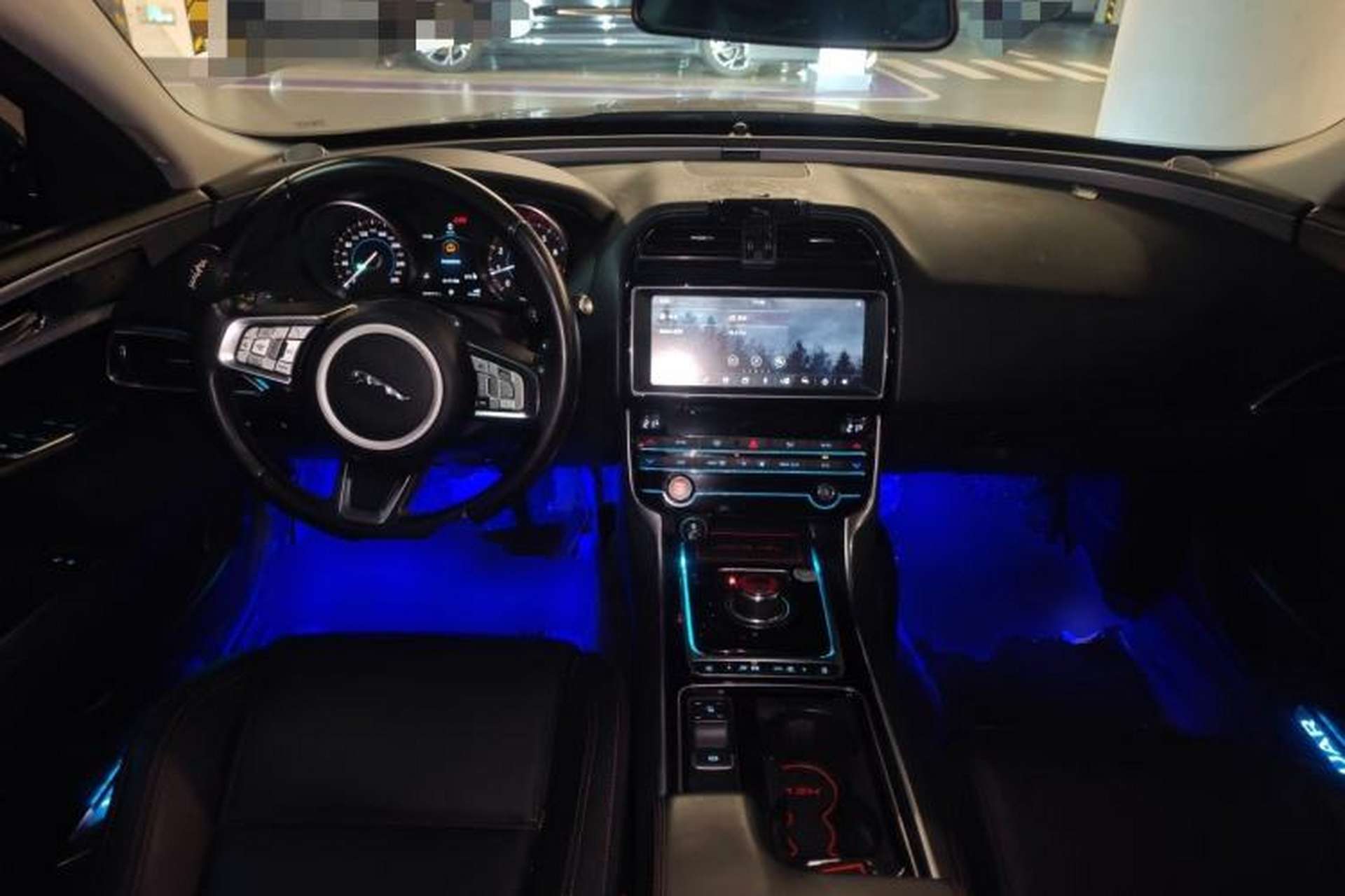 Used Jaguar XEL 2019 2.0T 200 PS Luxury Edition Center Console