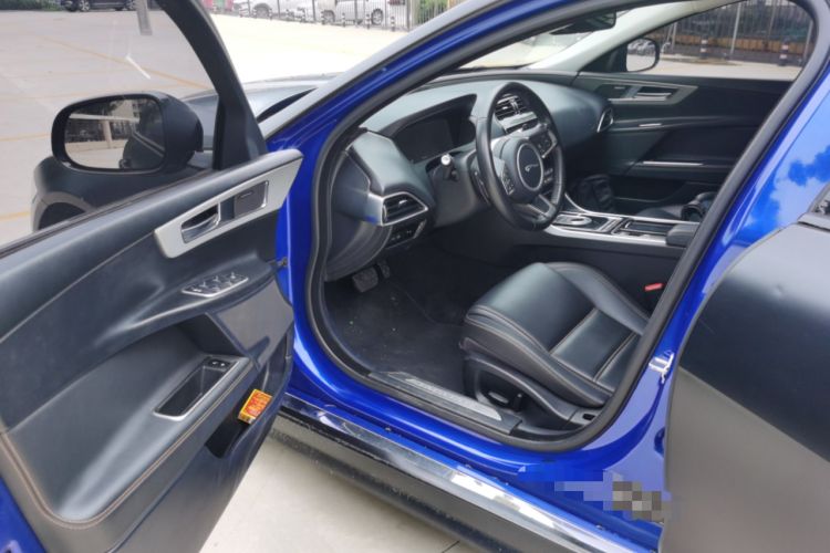Used Jaguar XEL 2019 2.0T 250 PS Premium Edition Driver Seat