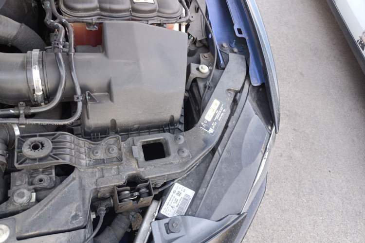 Used Jaguar XEL 2019 2.0T 250 PS Premium Edition Engine Bay Left