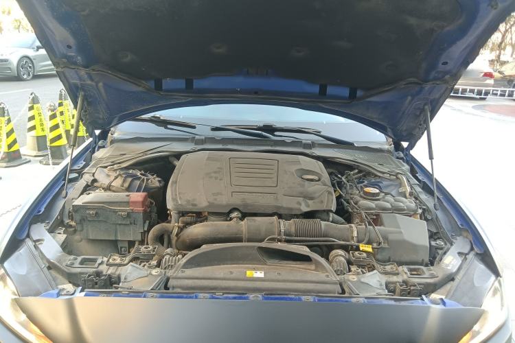 Used Jaguar XEL 2019 2.0T 200 PS Elite Edition Engine Bay