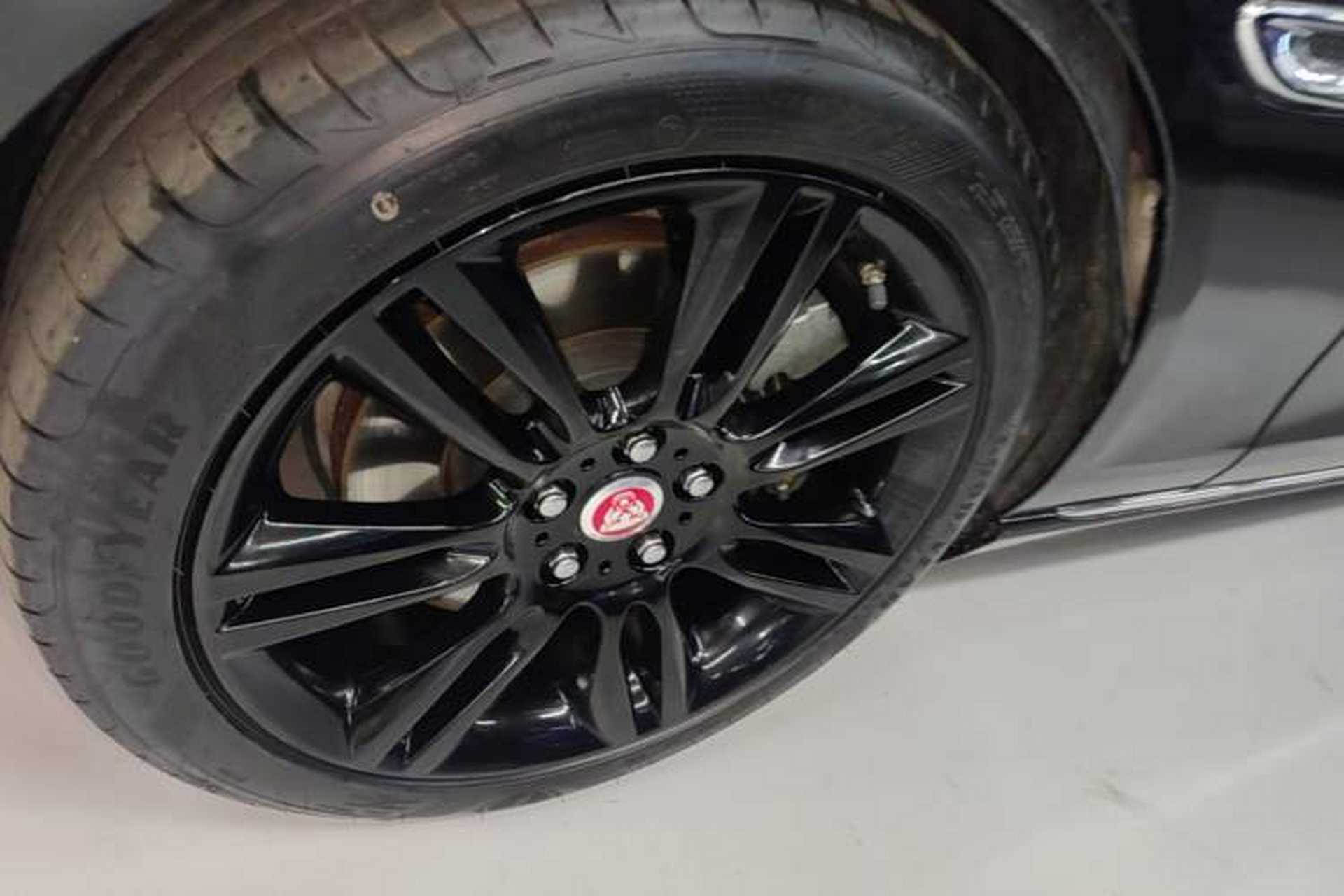 Used Jaguar XEL 2019 2.0T 200 PS Deluxe Edition Exterior 4