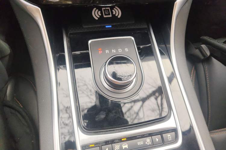 Used Jaguar XEL 2019 2.0T 250 PS Premium Edition Gear Lever