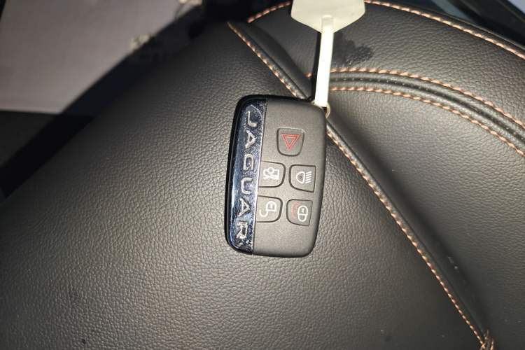Used Jaguar XEL 2019 2.0T 200 PS Luxury Edition Interior 1