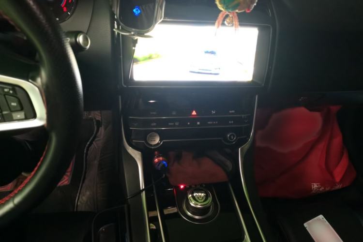 Used Jaguar XEL 2019 2.0T 200 PS Luxury Edition Interior 2