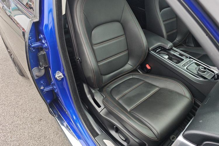 Used Jaguar XEL 2019 2.0T 200 PS Elite Edition Interior 3
