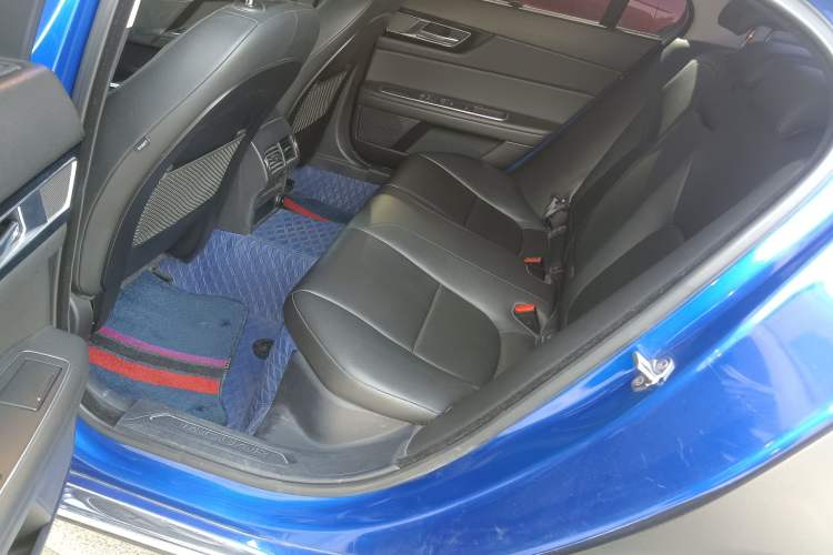 Used Jaguar XEL 2019 2.0T 200 PS Elite Edition Interior 4