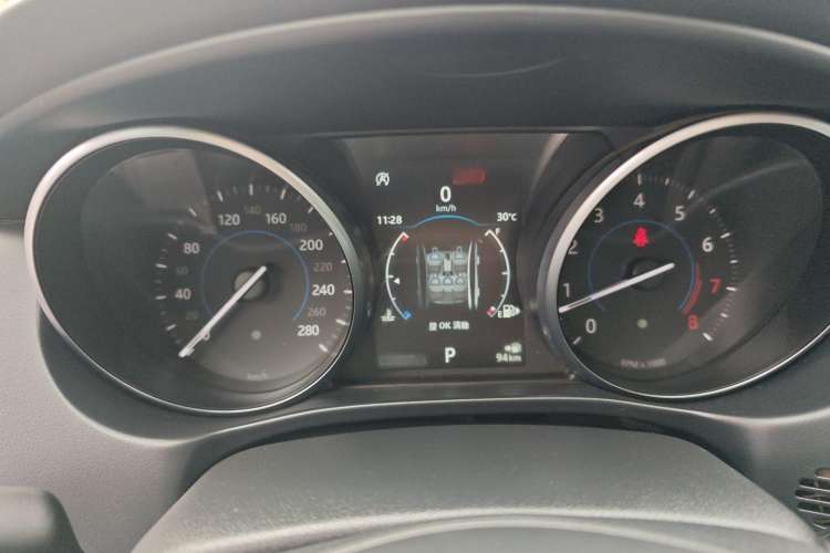 Used Jaguar XEL 2019 2.0T 200 PS Elite Edition Interior 6
