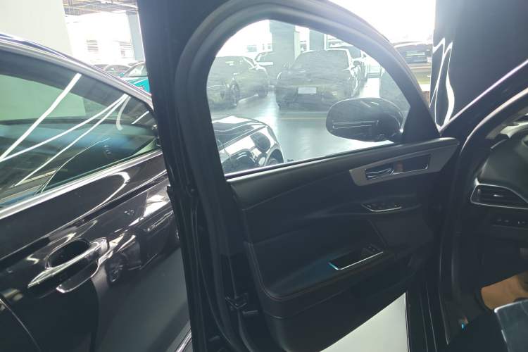 Used Jaguar XEL 2019 2.0T 200 PS Luxury Edition Interior 7