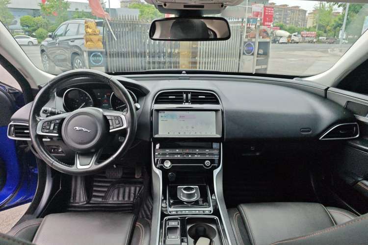 Used Jaguar XEL 2019 2.0T 200 PS Elite Edition Interior 9