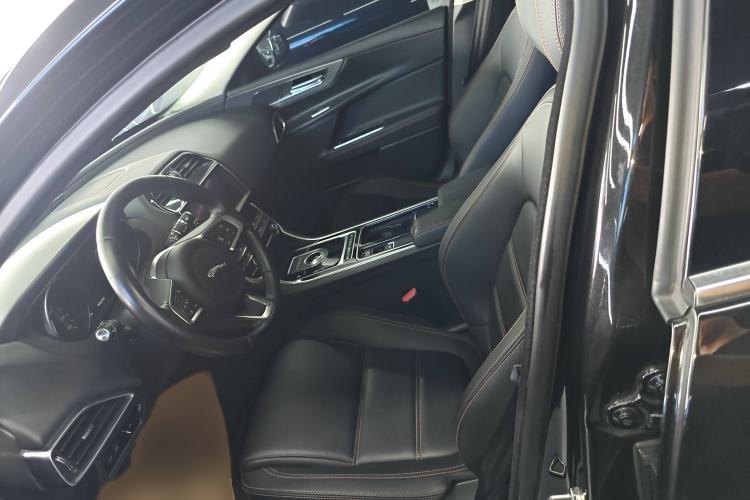 Used Jaguar XEL 2019 2.0T 200 PS Luxury Edition Left Front Seat