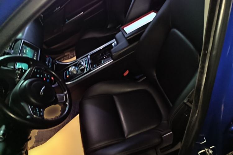 Used Jaguar XEL 2019 2.0T 200 PS Elite Edition Left Front Seat