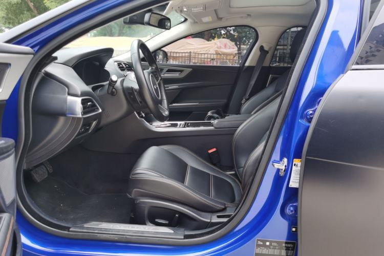 Used Jaguar XEL 2019 2.0T 250 PS Premium Edition Left Front Seat