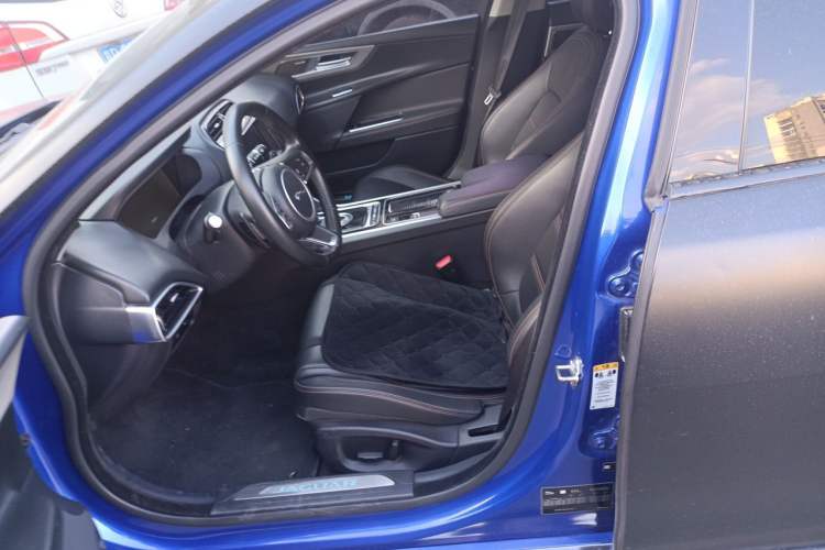 Used Jaguar XEL 2019 2.0T 250 PS Premium Edition Left Front Seat
