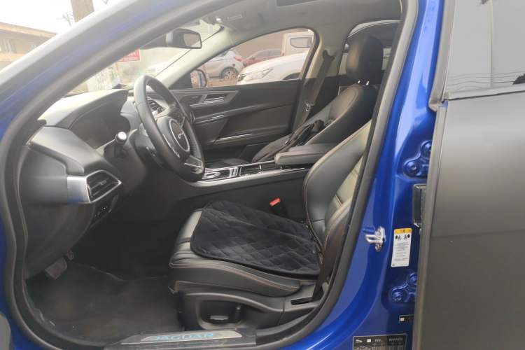 Used Jaguar XEL 2019 2.0T 250 PS Premium Edition Left Front Seat