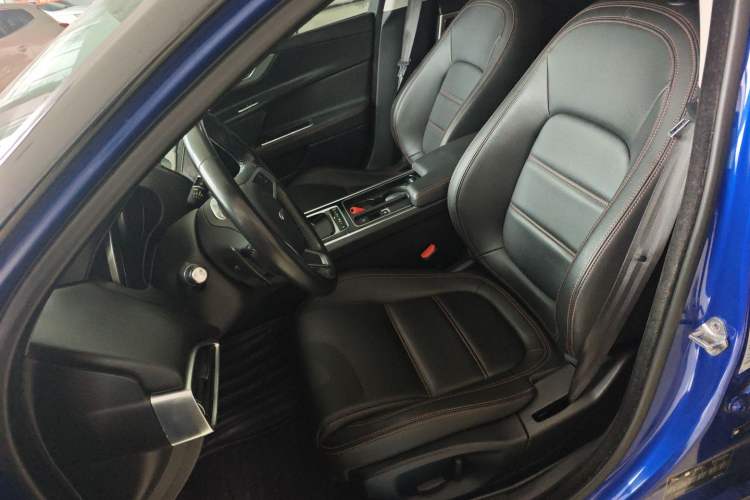 Used Jaguar XEL 2019 2.0T 200 PS Luxury Edition Left Front Seat