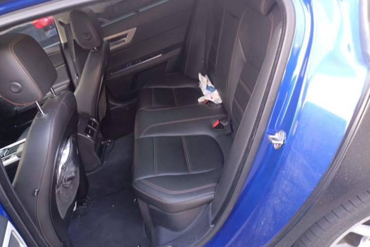 Used Jaguar XEL 2019 2.0T 250 PS Premium Edition Left Rear Seat