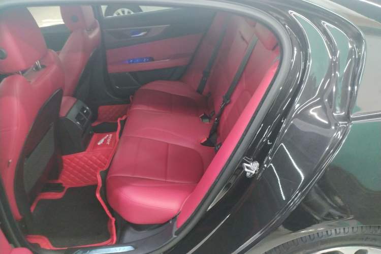 Used Jaguar XEL 2019 2.0T 200 PS Deluxe Edition Left Rear Seat