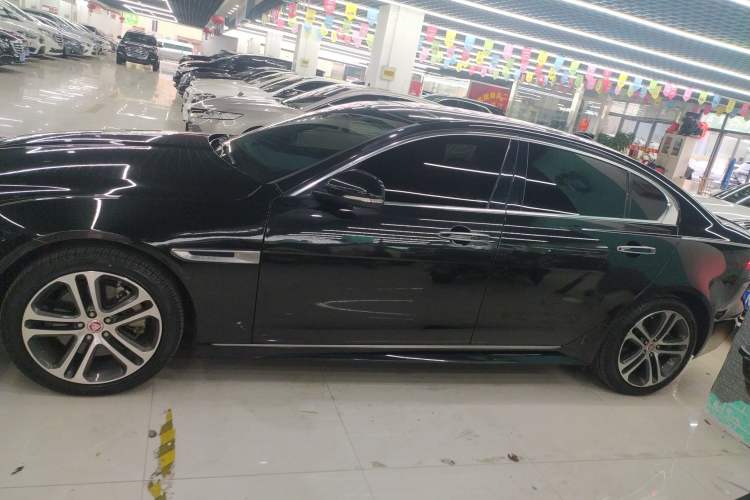Used Jaguar XEL 2019 2.0T 200 PS Deluxe Edition Left Side