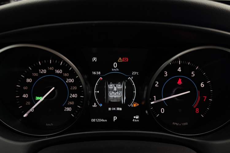 Used Jaguar XEL 2019 2.0T 200 PS Luxury Edition Odometer Close Up