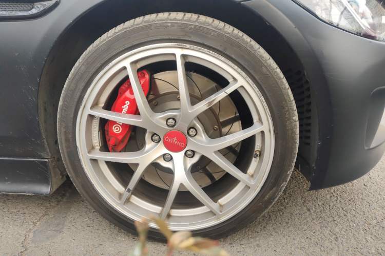 Used Jaguar XEL 2019 2.0T 250 PS Premium Edition Right Front Wheel Hub