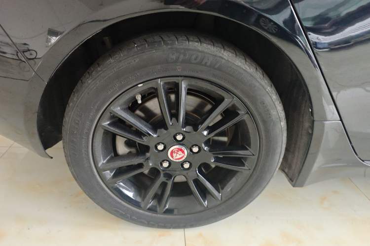 Used Jaguar XEL 2019 2.0T 200 PS Luxury Edition Right Rear Wheel Hub
