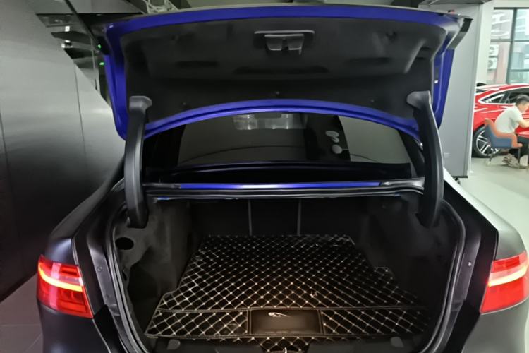 Used Jaguar XEL 2019 2.0T 200 PS Elite Edition Trunk