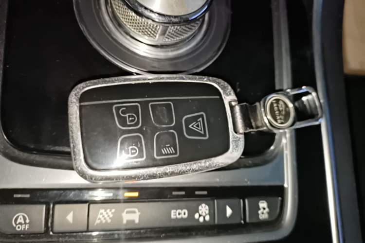 Used Jaguar XEL 2019 2.0T 200 PS Elite Edition Vehicle Key