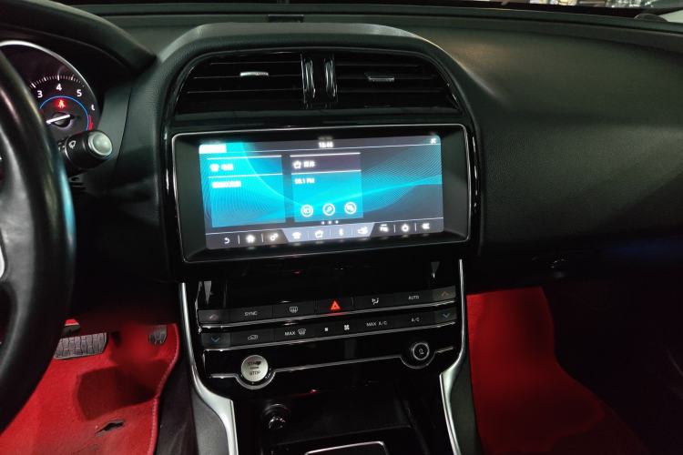 Used Jaguar XEL 2019 2.0T 200 PS Luxury Edition Audio And AC Panel