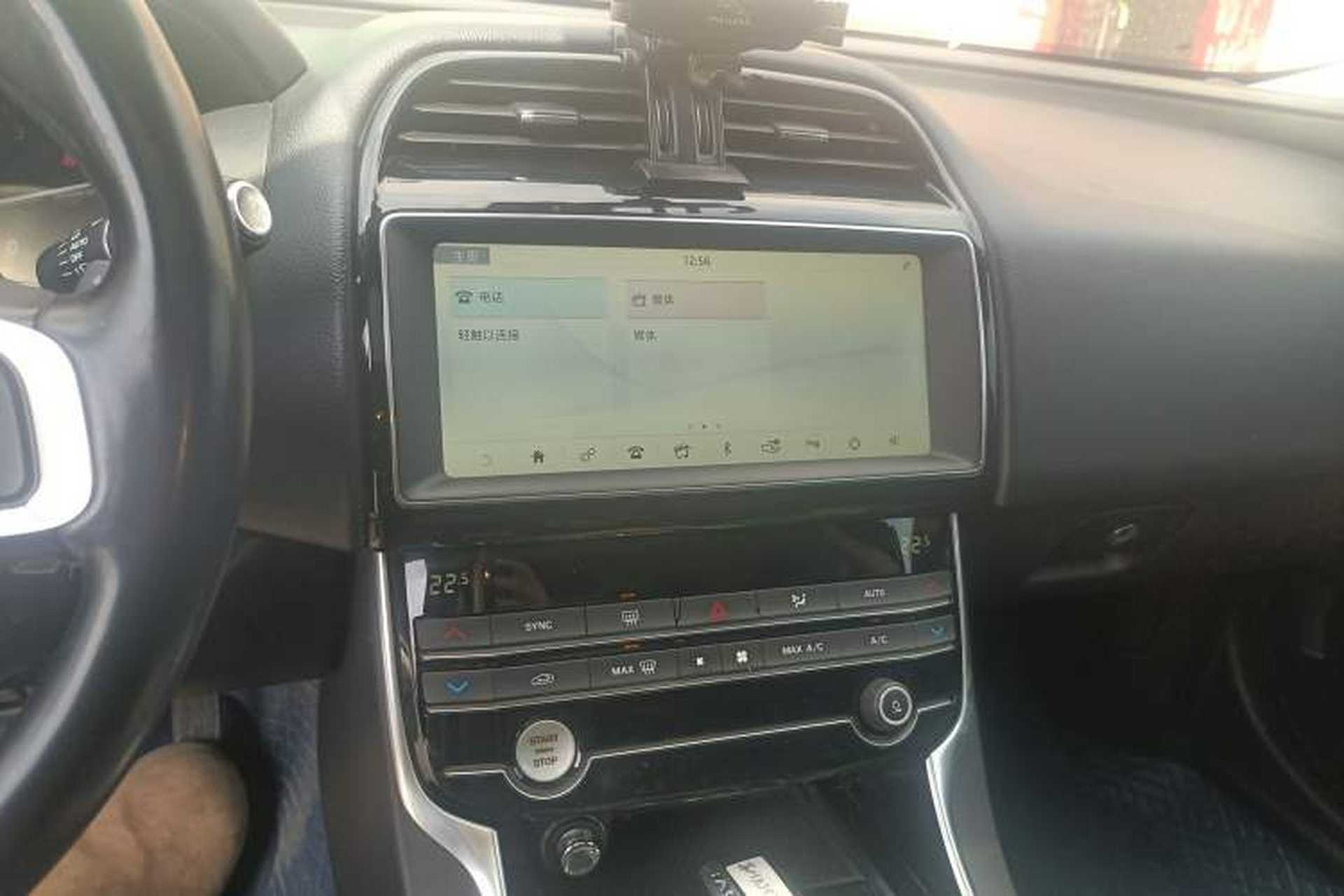 Used Jaguar XEL 2019 2.0T 200 PS Luxury Edition Audio And AC Panel