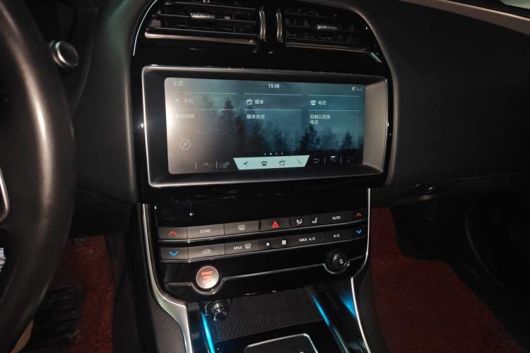 Used Jaguar XEL 2019 2.0T 250 PS Premium Edition Audio And AC Panel